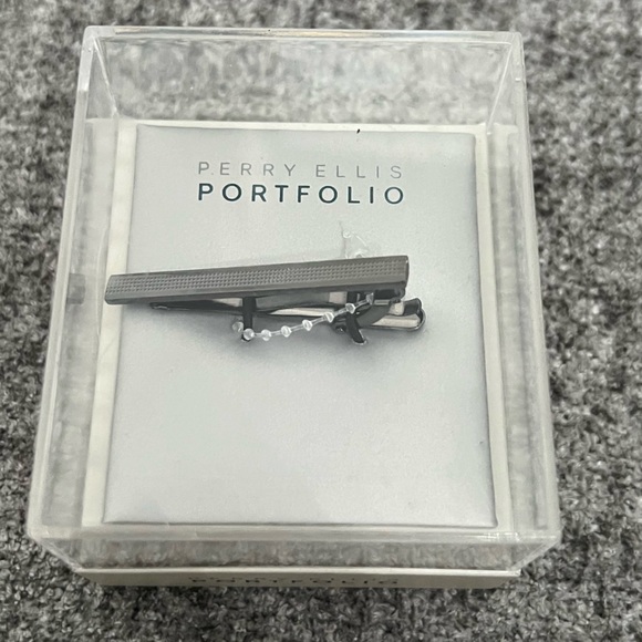 NEW PERRY ELLIS PORTFOLIO MENS BASIC TIE BAR SILVER - Picture 1 of 4